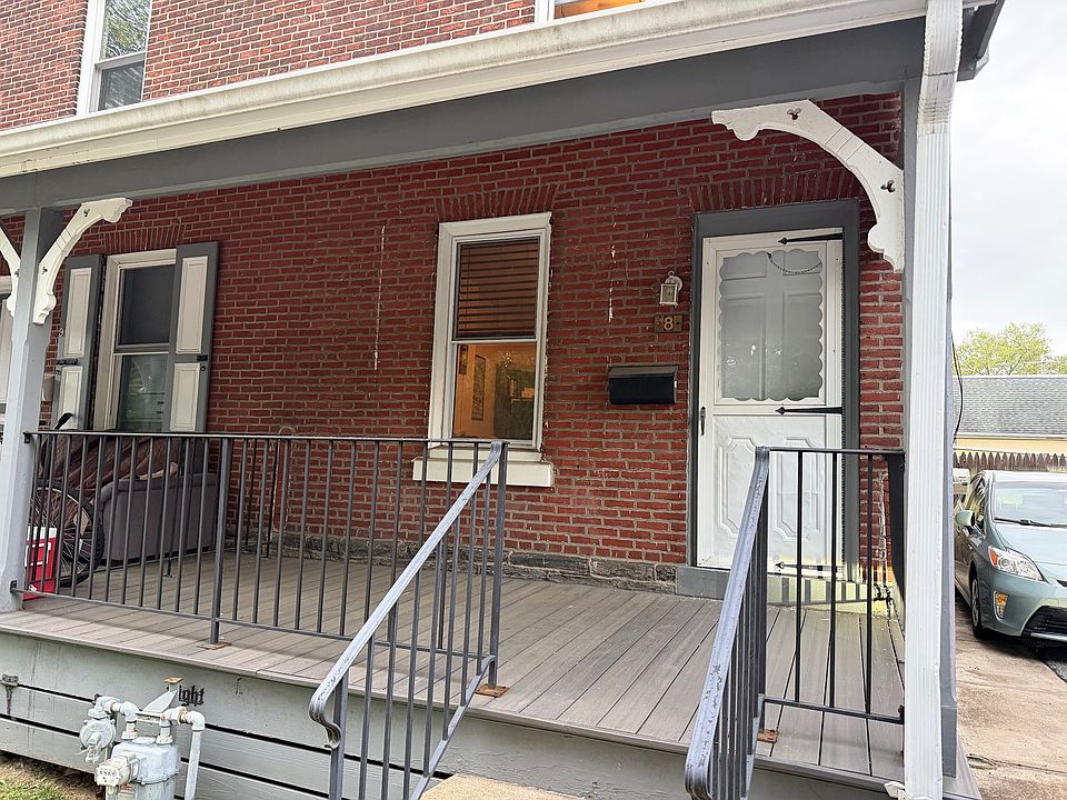 1st image of 8 Franklin Ave