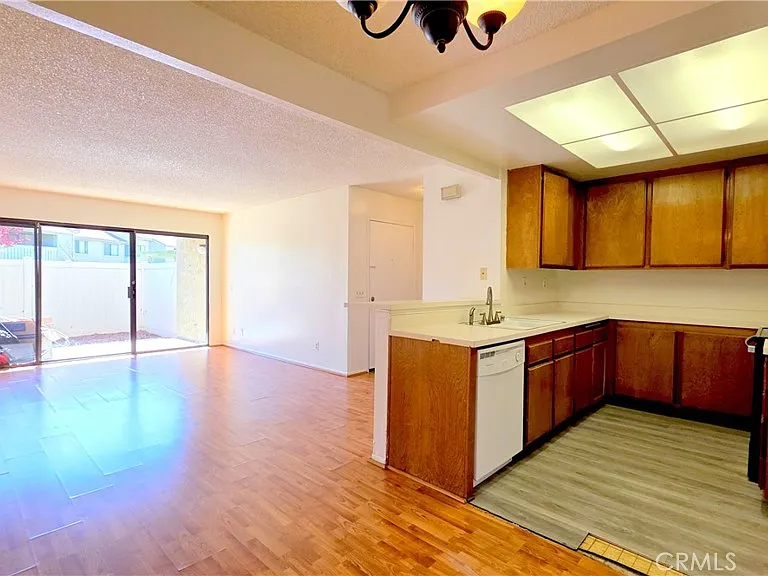 25 Carriage Way — Photo 4