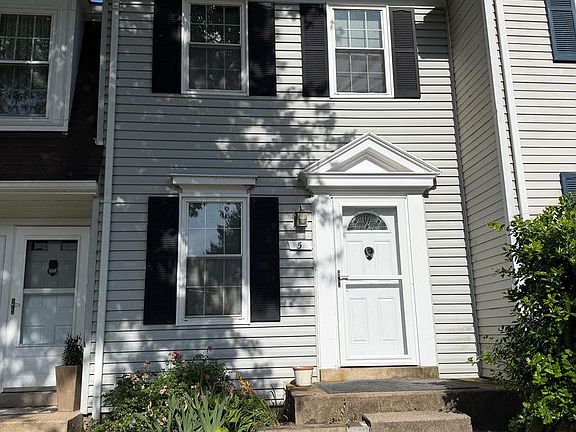 2nd image of 5 Alden Ct