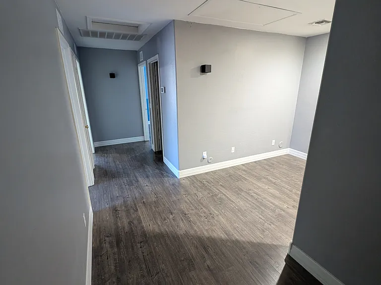 1831 S 105th Dr — Photo 19