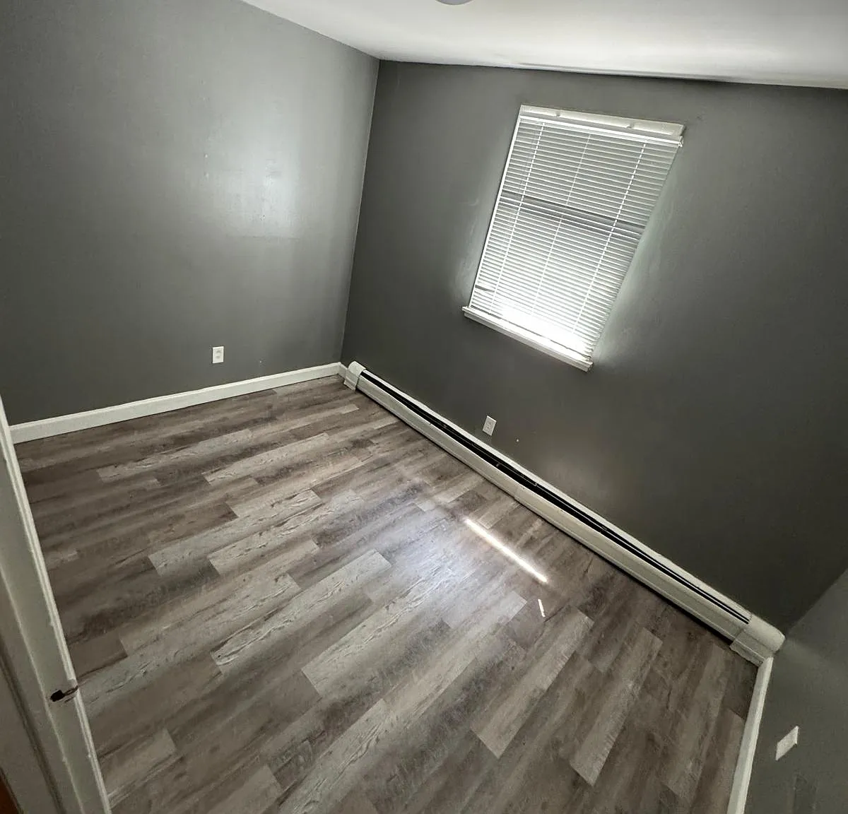 3 bed, $2,000 — Photo 4