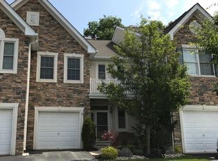 81 Osprey Dr, Old Bridge, NJ 08857
