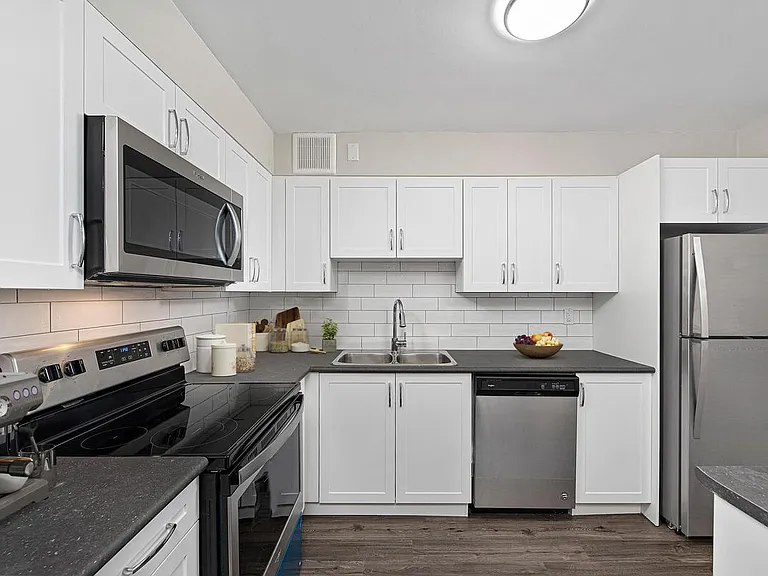 205 Morningside Ave — Photo 5