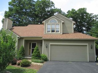 22 Linda Ln, Niskayuna, NY 12309