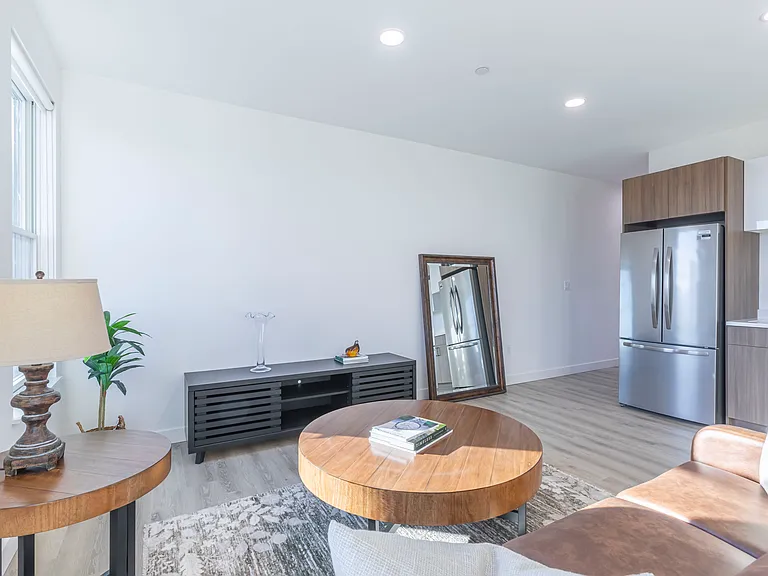 03 Summit - Apt. 503 (Model Unit)