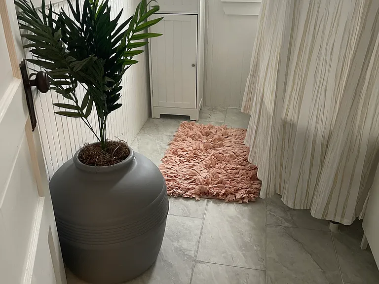 543 Coggeshall St #2 — Photo 4