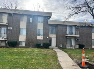15218 Maple Park Dr, Maple Heights, OH