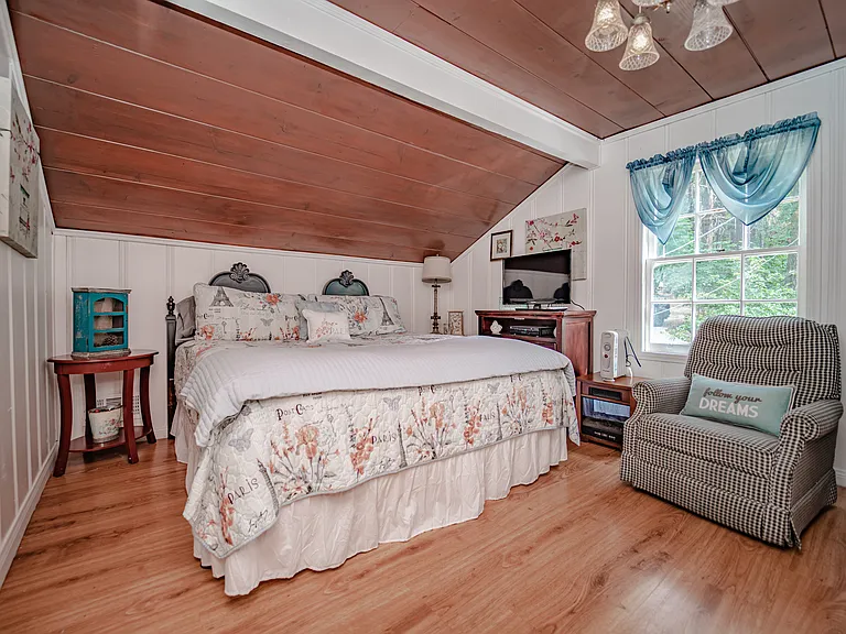 883 Kuffel Canyon Rd — Photo 23