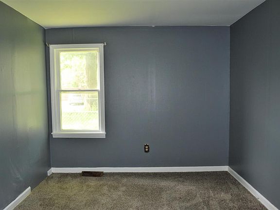 5th image of 1690 Lancaster Ave