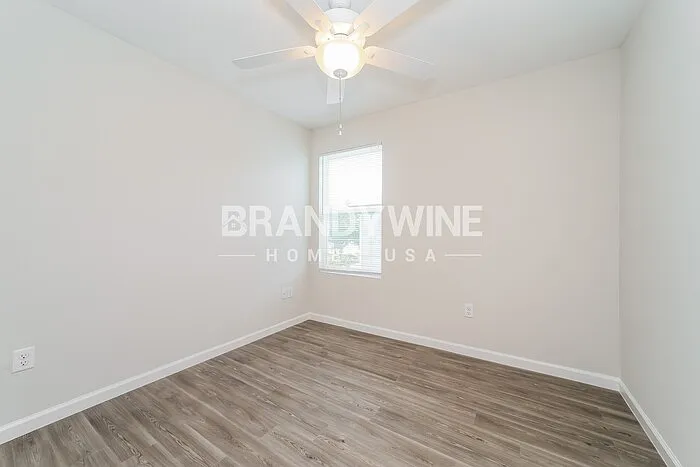 573 Kit St — Photo 23