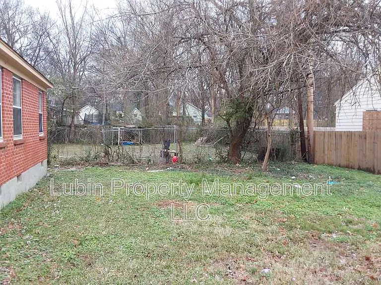 3504 Wilshire Rd — Photo 2