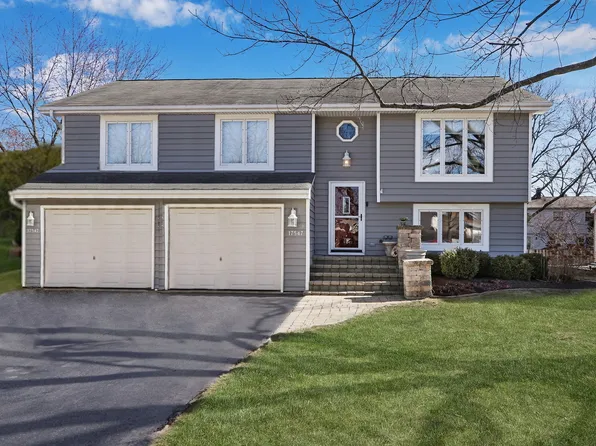 17547 W Summit Dr, Grayslake, IL 60030