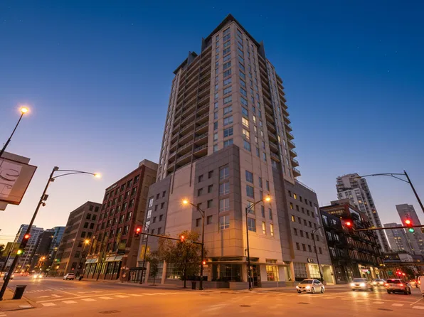 330 W Grand Ave APT 807, Chicago, IL 60654
