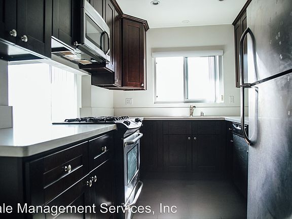 4th image of 1349 N Martel Ave APT 07