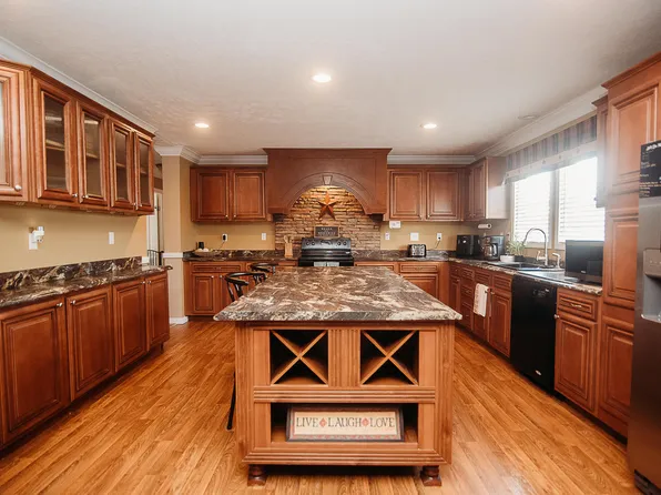 2300 Taylors Rd, Boones Mill, VA 24065