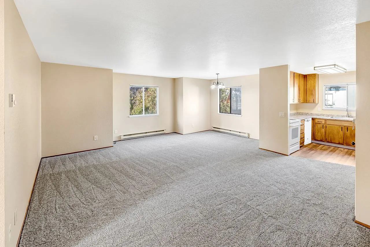 3330 Del Monte Blvd — Photo 2