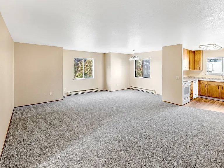 3330 Del Monte Blvd — Photo 2