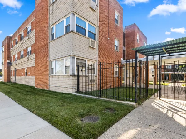 2401 W Balmoral Ave APT 3G, Chicago, IL 60625