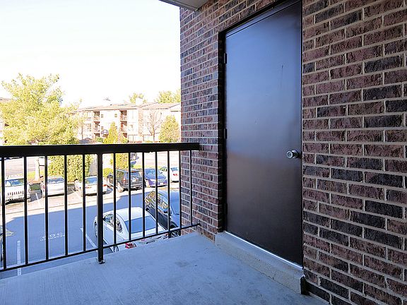 3rd image of 18030 Chalet Dr #16204