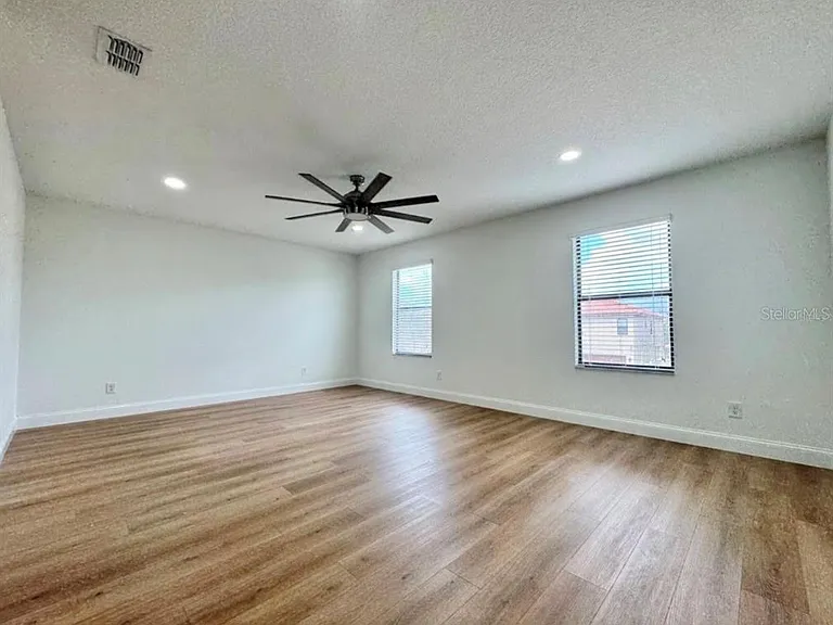 2022 Bent Grass Ave — Photo 9