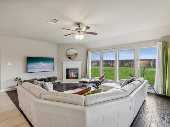 561 Winnetka Dr, Oak Pt, TX 75068