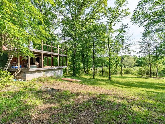 3rd image of 100 Old River Cabin Rd