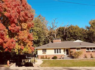 1700 36th St, Moline, IL 61265