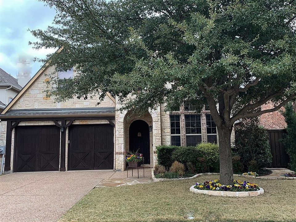 1st image of 32 Pristine Pond Dr