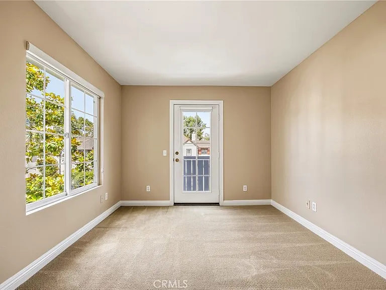 56 Turnbury Ln — Photo 19