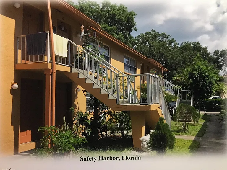 640 2nd St N #4 — Photo 1