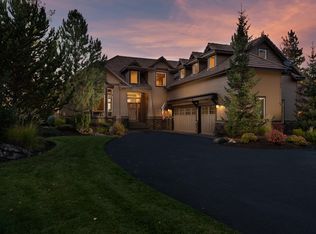 19269 Green Lakes Loop, Bend, OR 97702