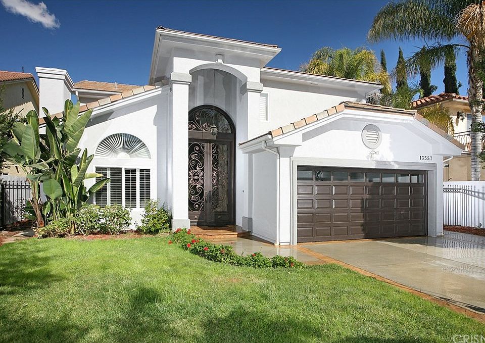 1st image of 13557 Chandler Blvd