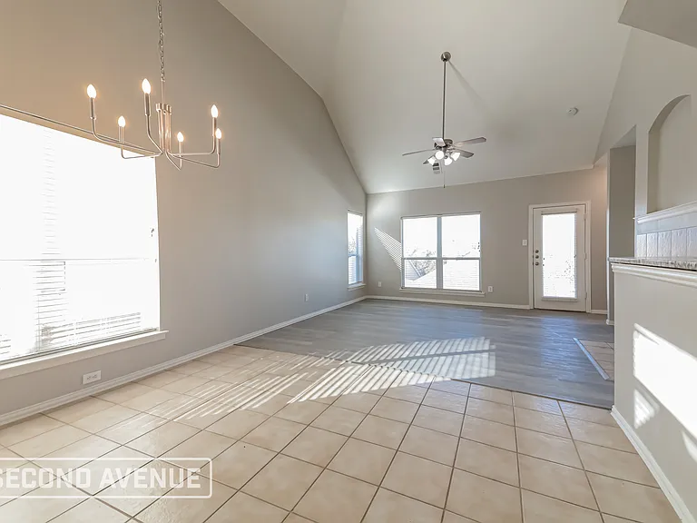 320 Creekside Dr — Photo 5