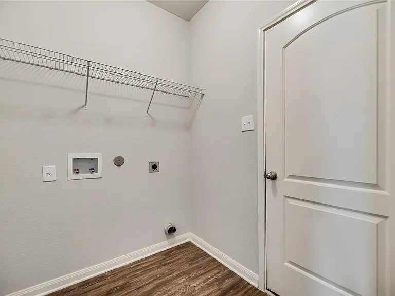 1503 Hill Top Ct — Photo 8