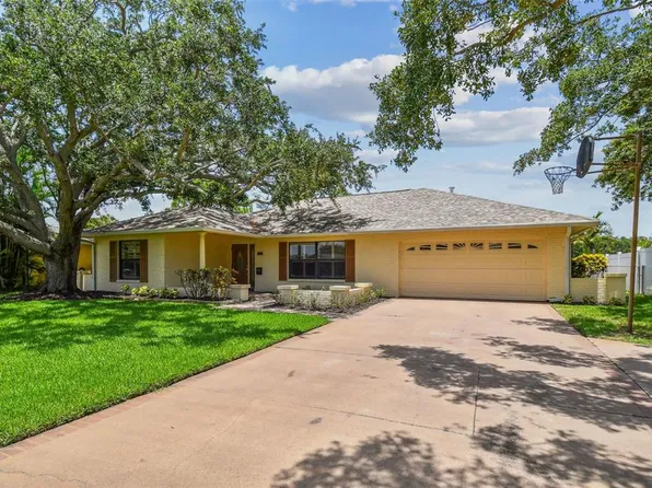 1443 54th Ave NE, Saint Petersburg, FL 33703