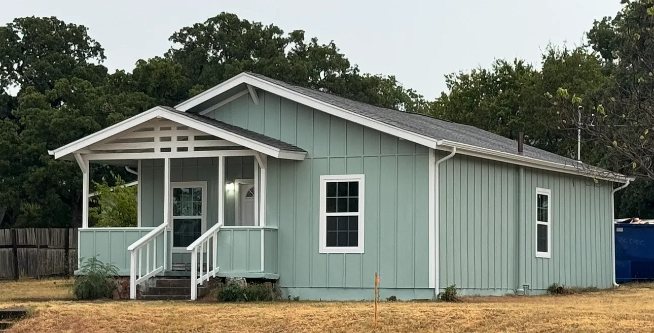 3 bed, 1100 sqft, $1,450 — Photo 1