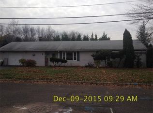 8 Charles St, Bridgewater, NJ 08807