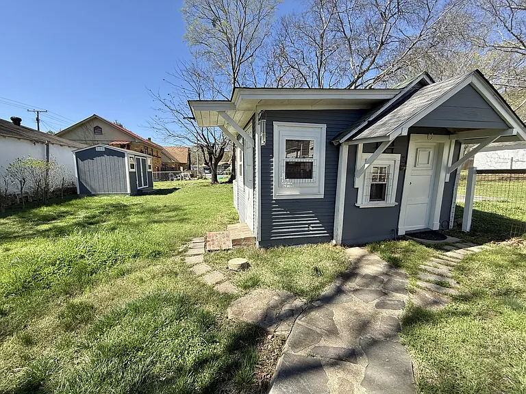 305 Beard St — Photo 19