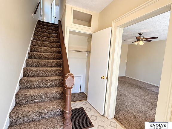 4th image of 4522 Izard St