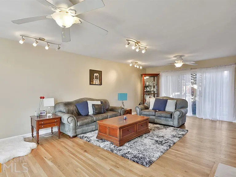 13 Northlake Dr #13 — Photo 9