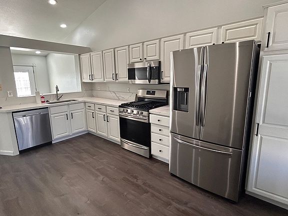 3rd image of 1150 Cherry Oak Ln