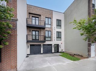 3431 9th St #3F, Astoria, NY 11106