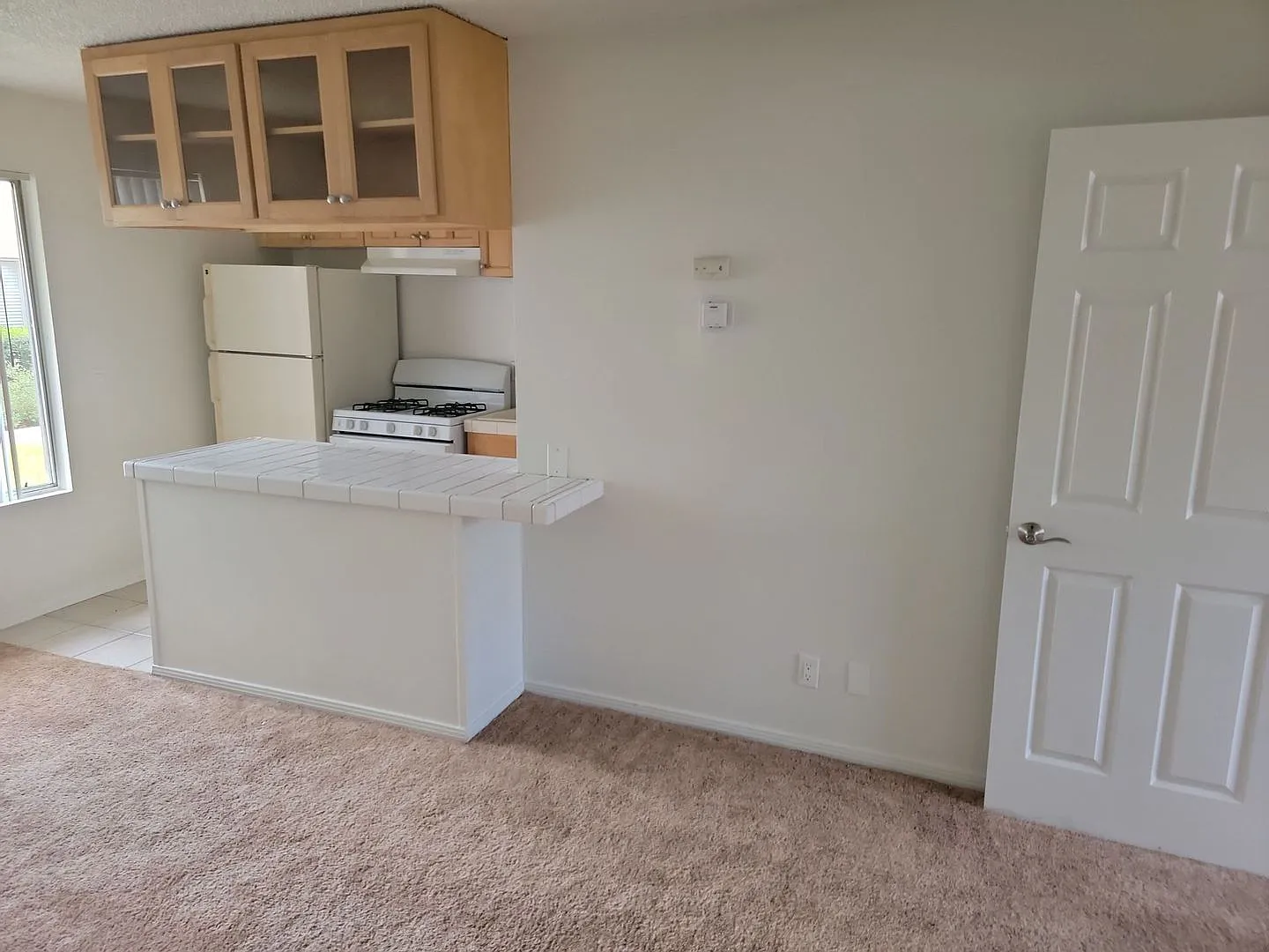 Relax in the comfort and privacy of your own one bedroom condo. — Photo 4