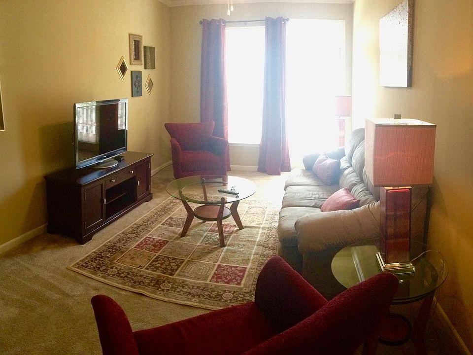 Beautifully furnished 2 bed/ 2 bath condo