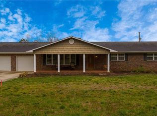 525 S Minton Rd, Wilkesboro, NC 28697