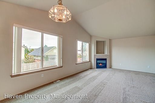 4th image of 1301 S 92nd St