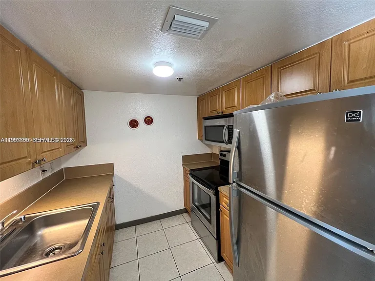 637 SW 3rd St #306 — Photo 7