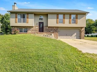 27 Lexington Ln, Highland, IL