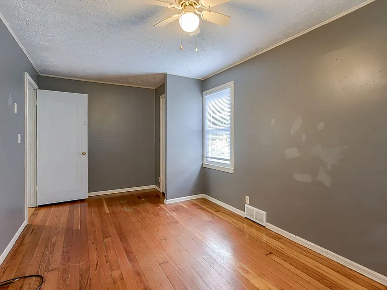 6457 Parker St — Photo 11
