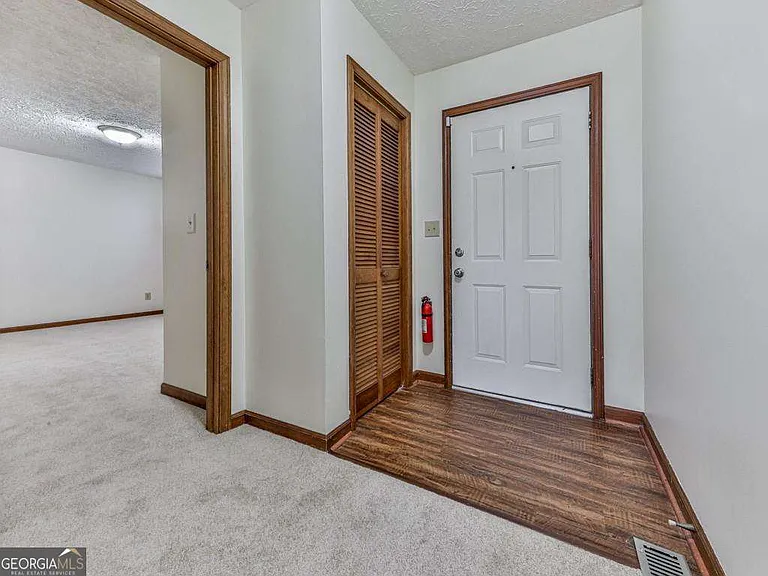 1101 Fairway Oaks — Photo 12